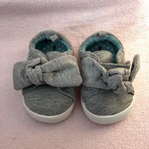 Garanimals Size 2 Toddler Sneakers Gray with Bow Detail